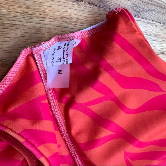 Shein NWOT Orange & Pink Tiger Stripe Bikini Swimsuit Set women's size medium - Picture 7 of 8
